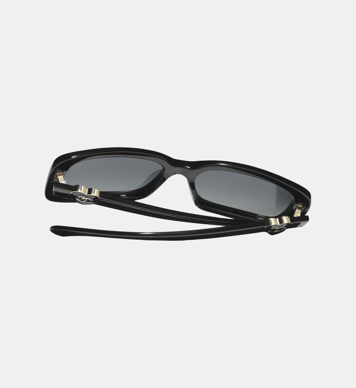 نظارات شمسية بتفصيل قلب