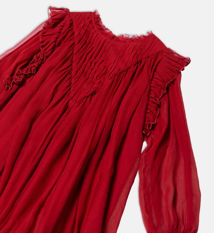 فستان بأكمام طويلة مطوي