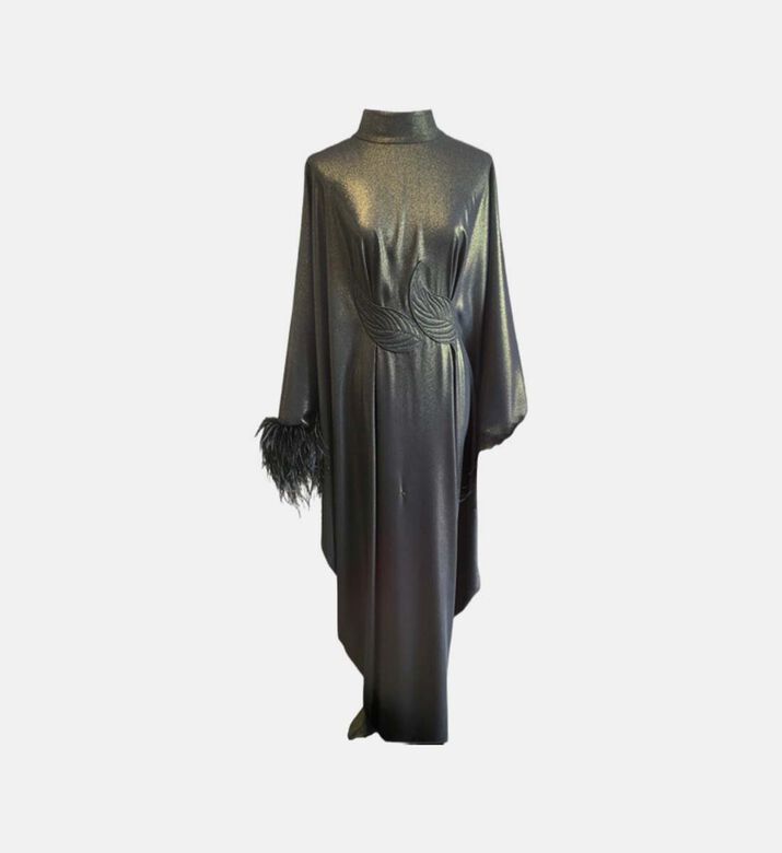 قفطان فاطمة مزيّن بريش