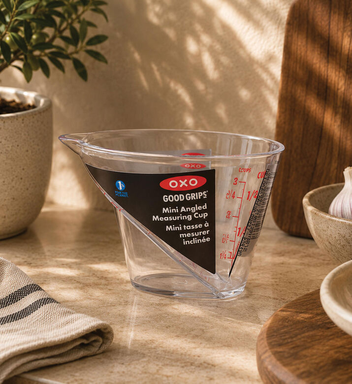 Oxo Angled Measuring Cup, Packshot View