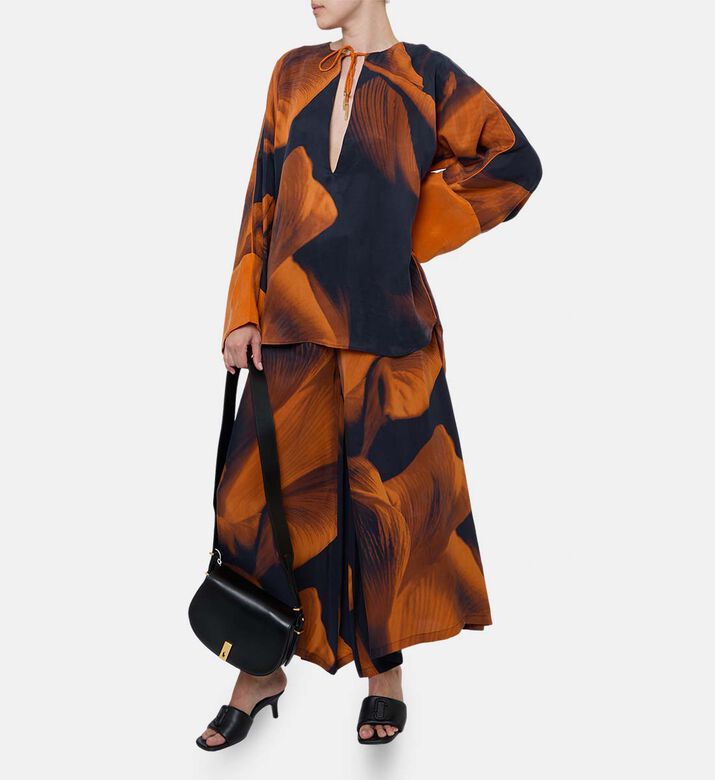 Niluu Floral-print Tie Closure Top, Model View