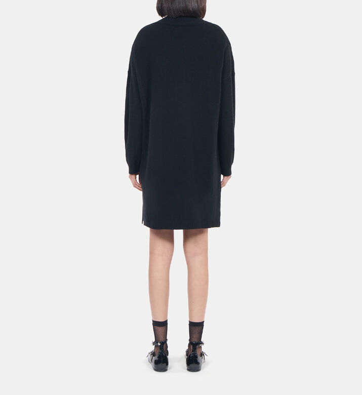 فستان قصير بياقة عالية