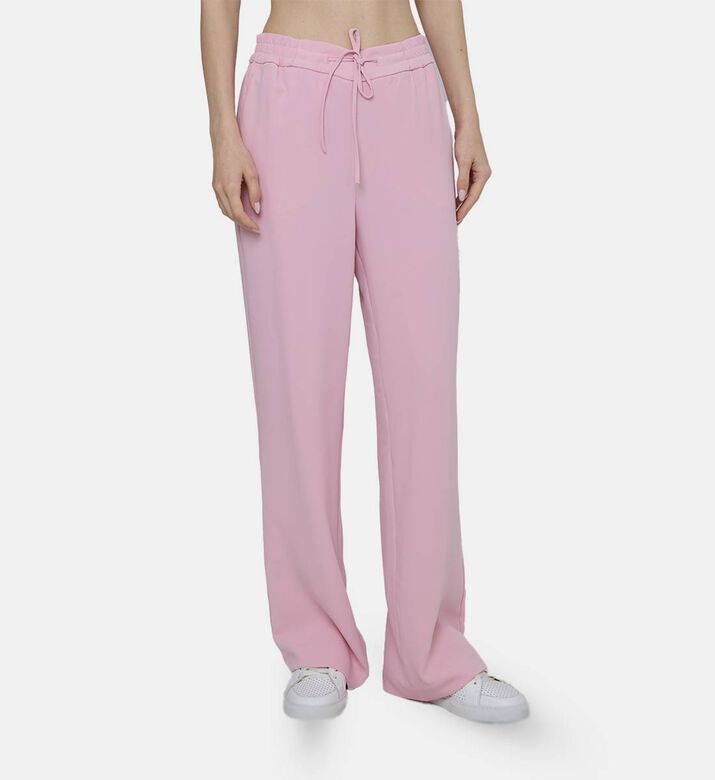 بنطال غير رسمي واسع الساقين