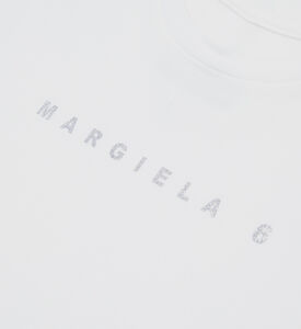 تيشيرت بحافة مكشكشة بطبعة لوغو