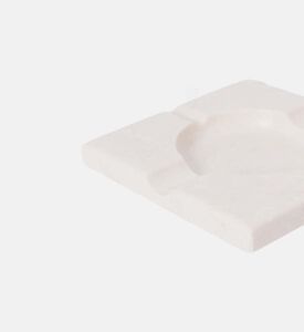 منفضة سجائر رخامية بلمسة لامعة