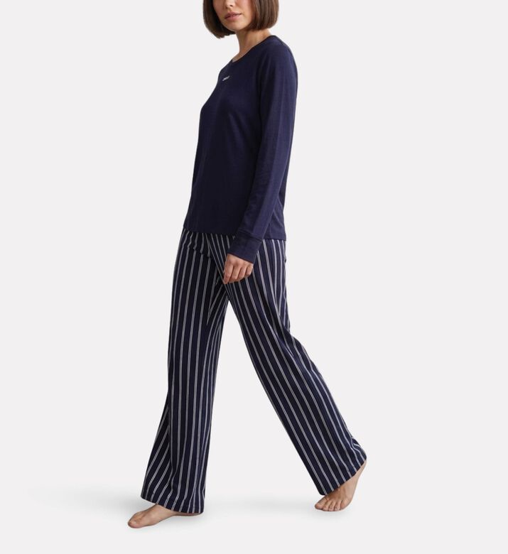 DKNY Set Pj, Model View