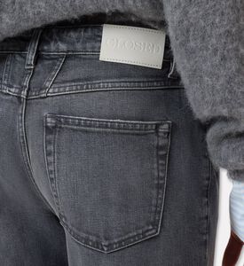 Closed Jeans Jora, Model View