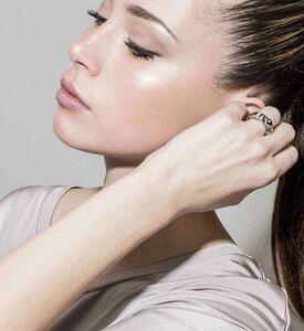 خاتم بأحجار ملونة قابل للتمدد