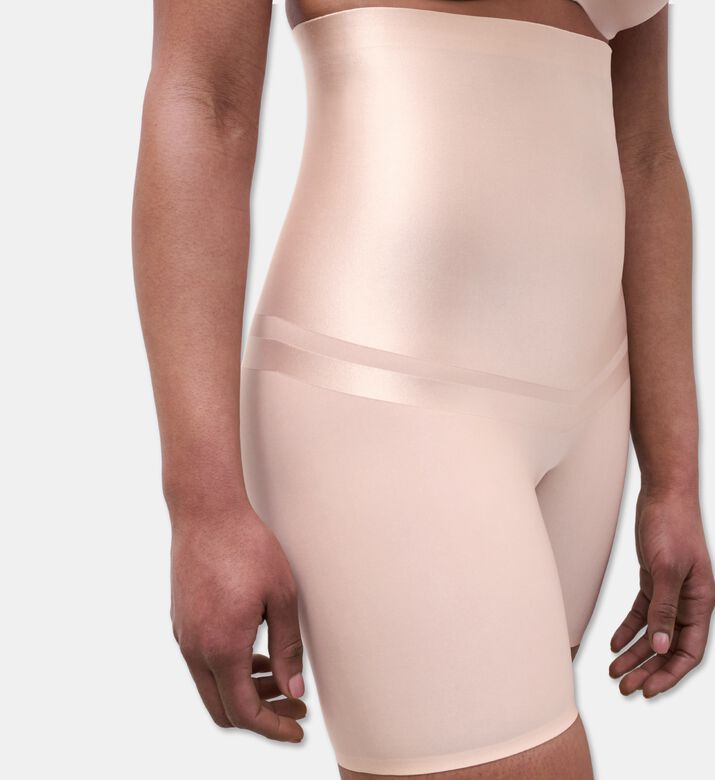 Chantelle High-waist Seamless Shaping Panty, Model View
