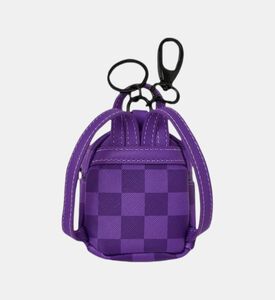 سلسلة مفاتيح بشكل حقيبة ظهر بنقشة مربعات