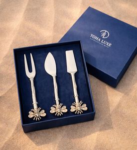 Tohfa Luxe Bee Brass 3-piece Cheese Knife Set, Packshot View