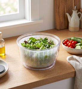 Oxo Good Grips Quart Salad Spinner- 4.7 L, Packshot View