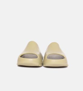 صندل بتصميم مفتوح بسيط عصري