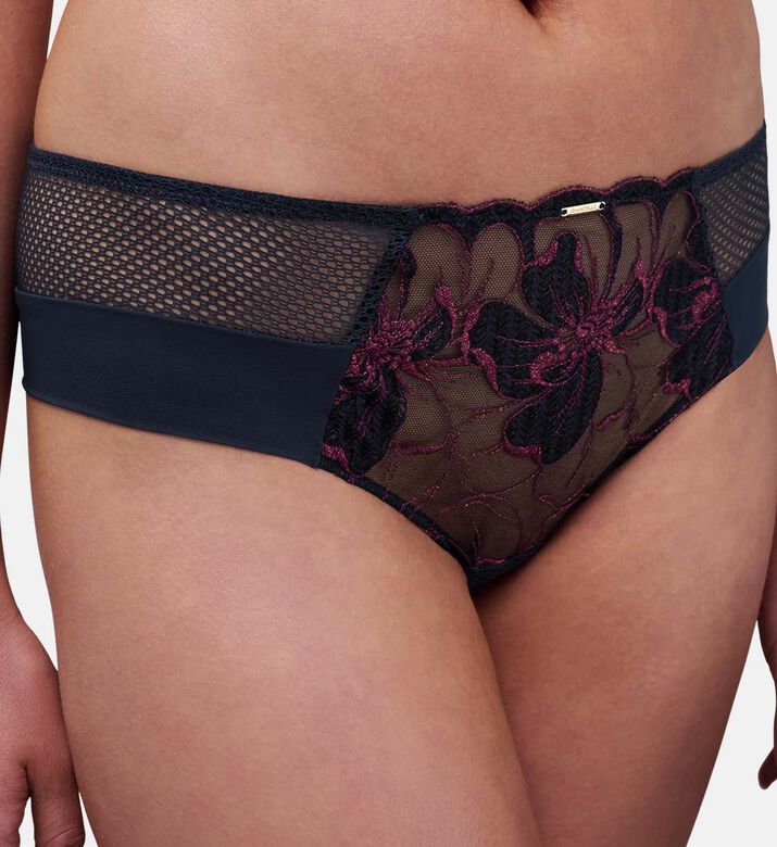 Chantelle Short, Model View