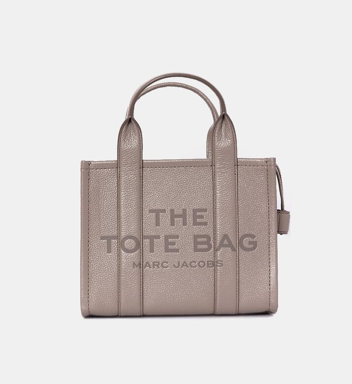 حقيبة جلدية صغيرة