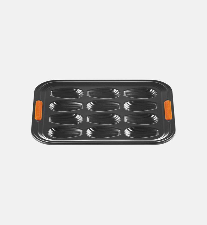 Le Creuset 12 Madeleine Tray, Packshot View