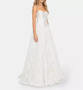 AAVVA Dress Hazar Couture, Model View