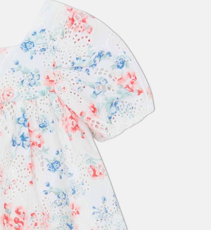 فستان بحلقات مفرغة بطبعة أزهار