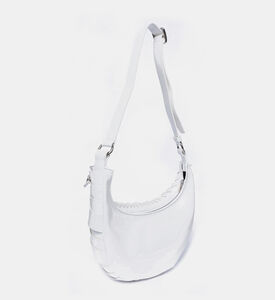 حقيبة بتفاصيل بتلات صغيرة بجلد صناعي لامع