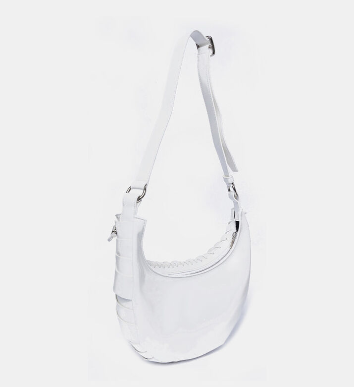 حقيبة بتفاصيل بتلات صغيرة بجلد صناعي لامع