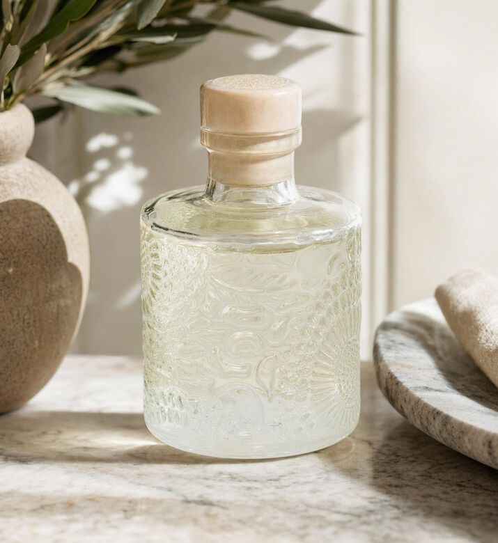 Voluspa Forbidden Fig Reed Diffuser, Model View
