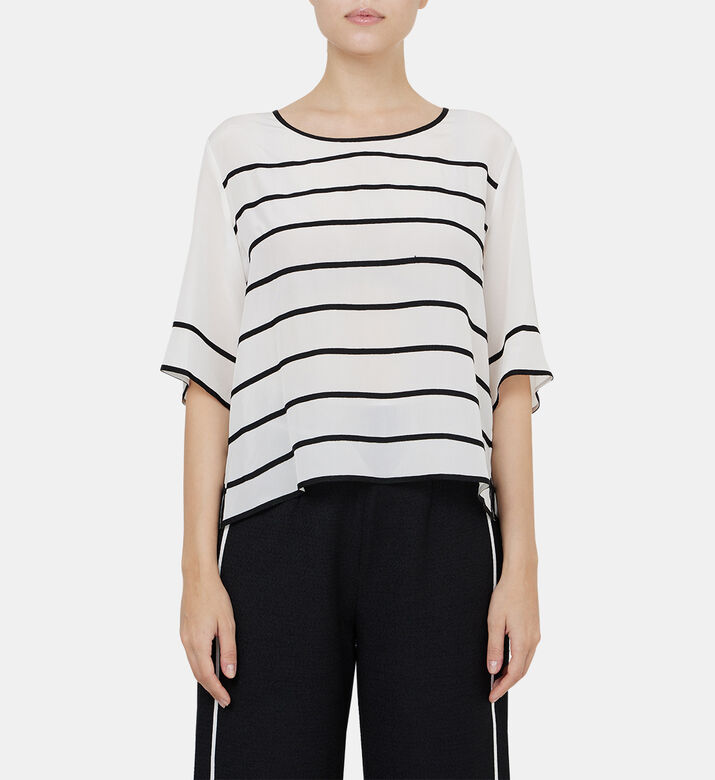 قميص حريري مخطط أفقيًا