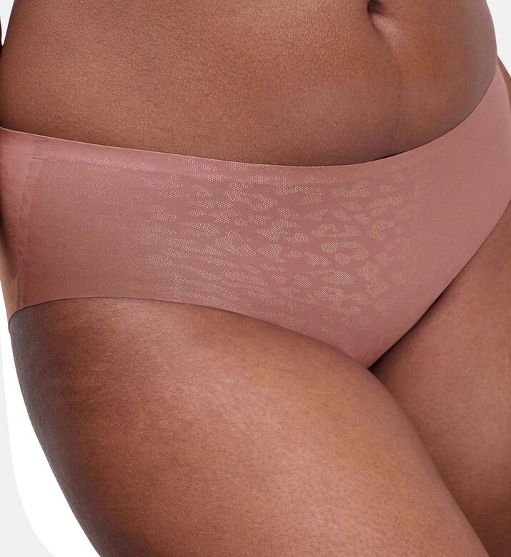 Chantelle Shorty, Model View