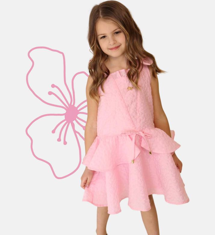 فستان بأكتاف مكشكشة