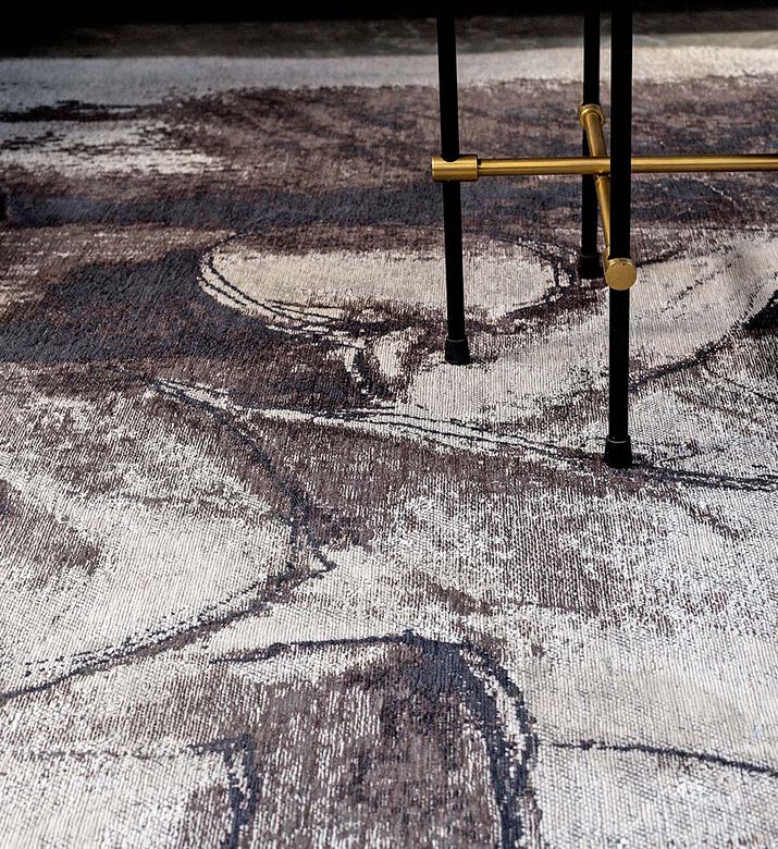 سجادة دانس بشنيل بفن فحمي