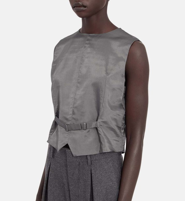 Sleeveless Round Neck Top