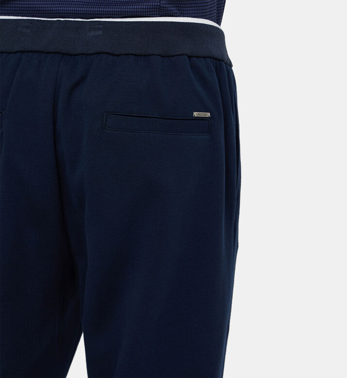 بنطال بطيّات برباط خصر