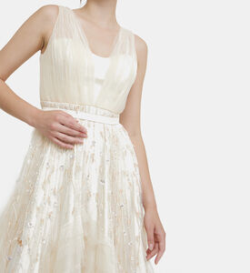 فستان ماكسي واسع بياقة V بأحجار الراين