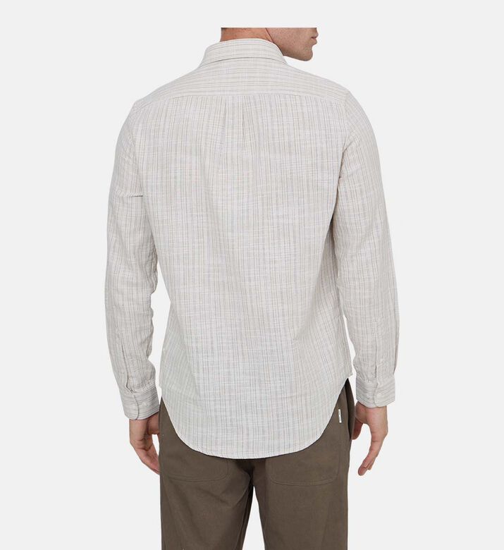 قميص بنقشة مخططة