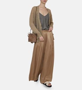 بلوزة بدون أكمام بياقة في وقصة عادية