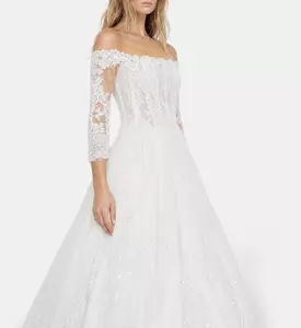AAVVA Dress Hazar, Model View