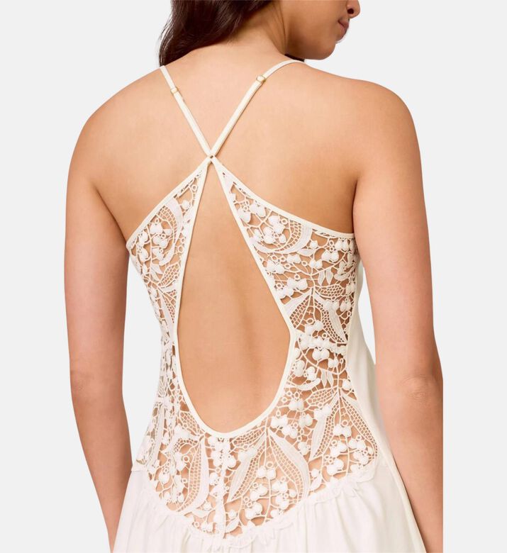Rya Lace-shoulder Short Robe, Model View