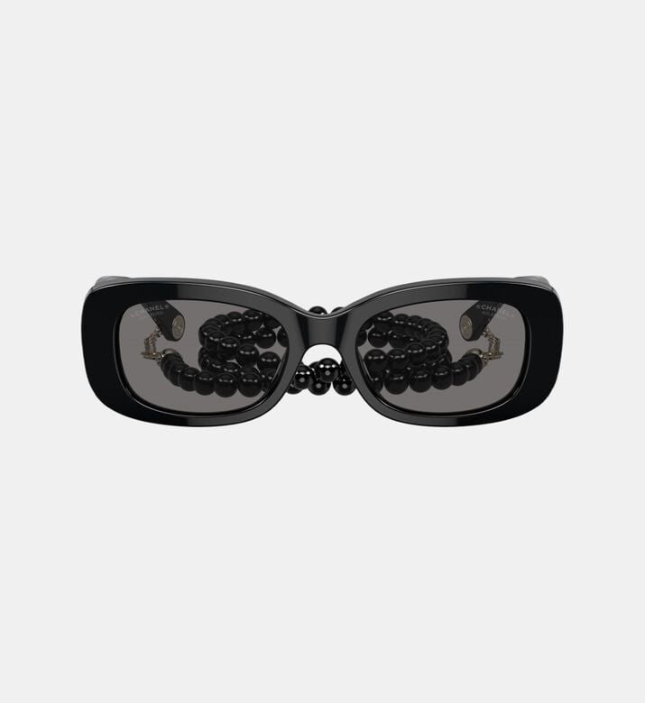 نظارات شمسية بإطار كات آي نظارات شمسية بإطار كات آي