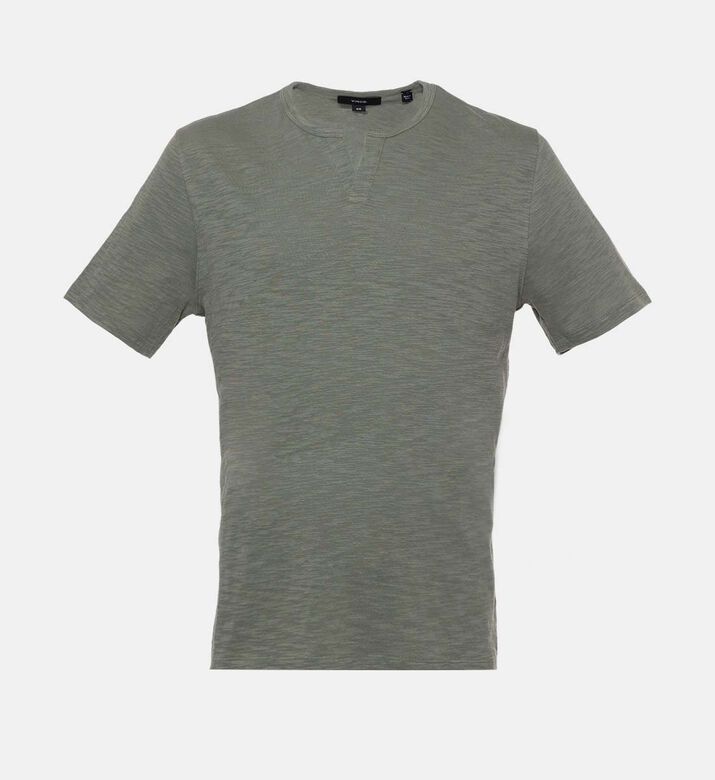 تيشيرت غير رسمي بياقة بشكل في