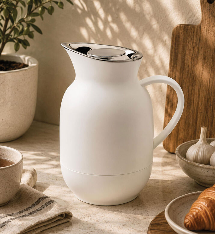 Stelton Amphora Vacuum Coffee Jug, White, 1-l, Packshot View