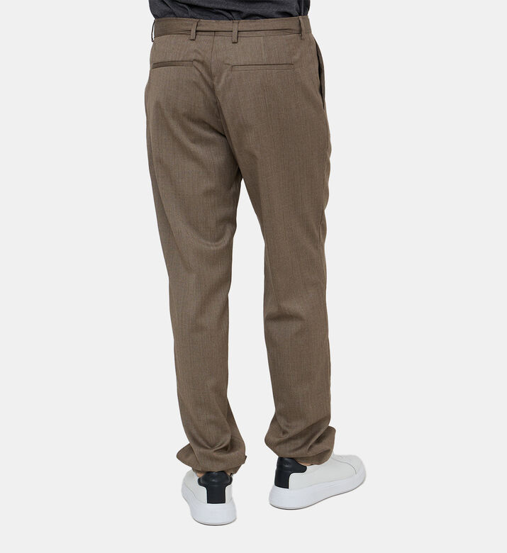 بنطال بحزام بقصة مستقيمة