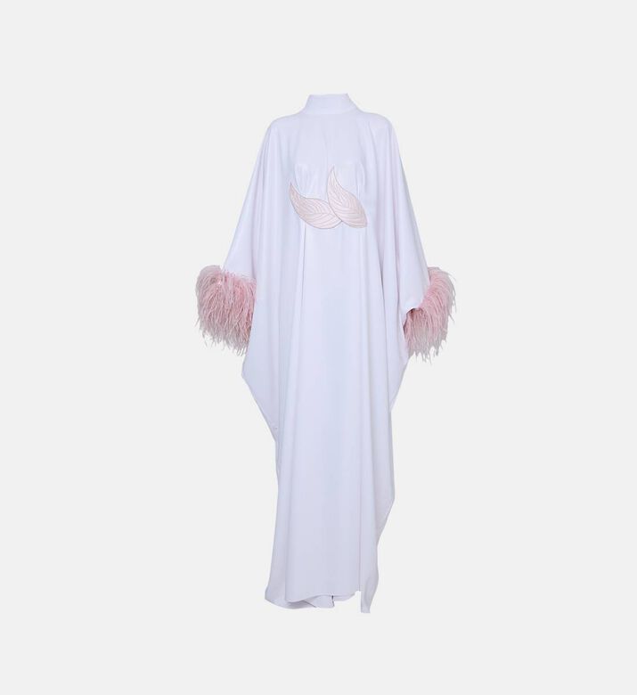 قفطان فاطمة مزيّن بريش