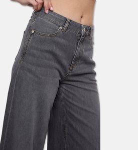 Ba and Sh Jeans Yusc, Model View