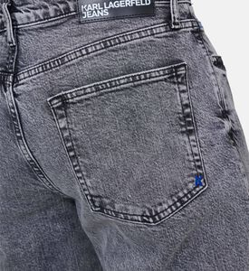 بنطال جينز كلاسيكي بقصة عادية