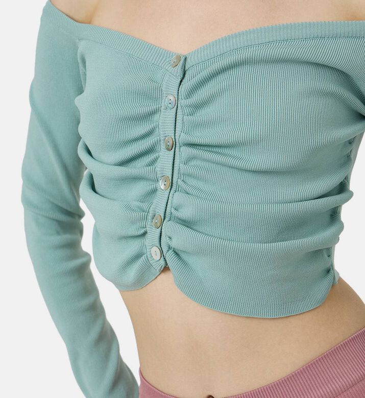 بلوزة بأكمام طويلة مكشوفة الأكتاف