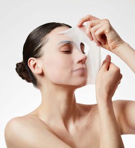 علاج قناع مجدد للبشرة