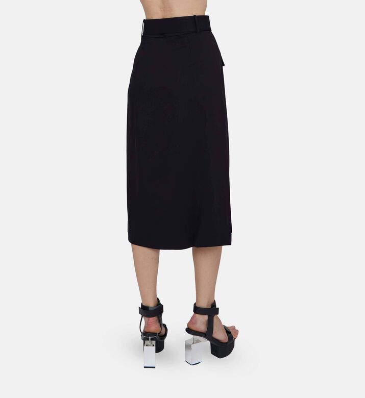 تنورة متوسطة الطول بطية وحزام