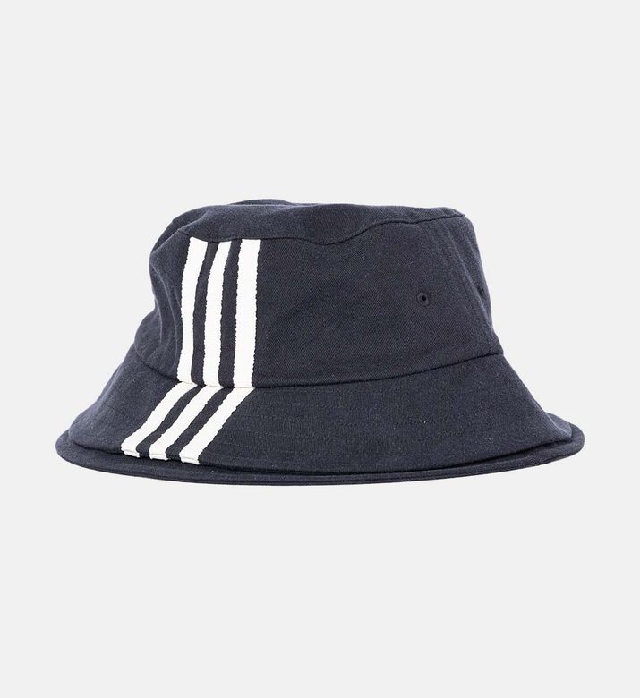 قبعة باكيت بطبعة خطوط