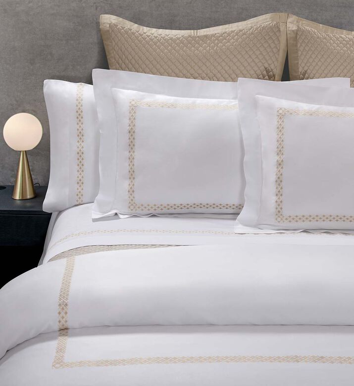 منشفة مطرزة من ليري