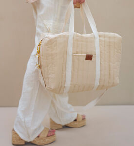 حقيبة رياضية مبطنة بلون القمح