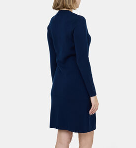 فستان ضيّق بصف أزرار صوف